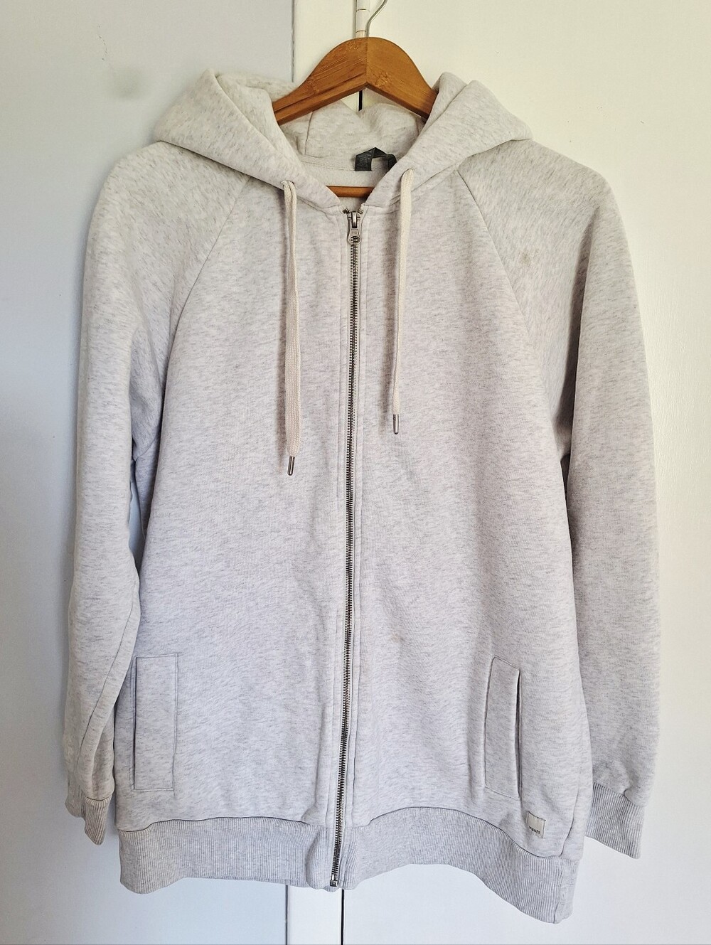 Vuori Restore Light Gray Full-Zip Hoodie Double Lauered Hood Medium